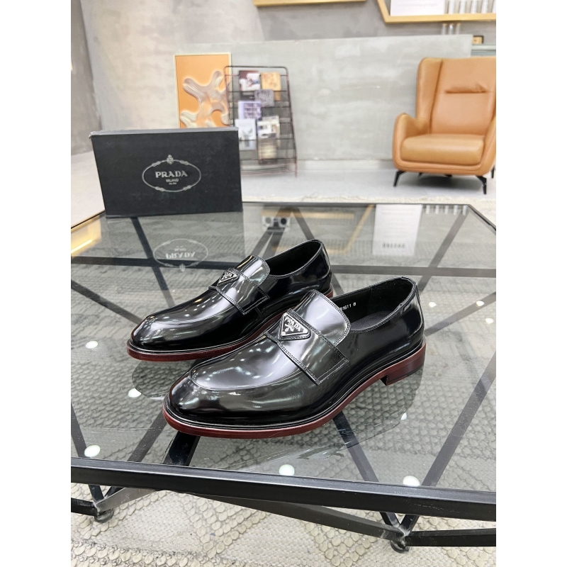 Pra*a leather shoes